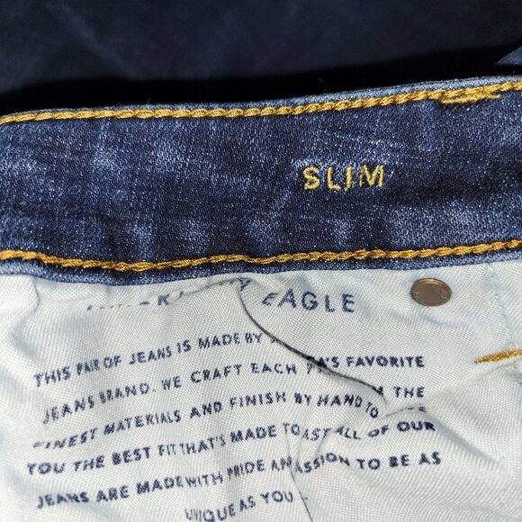 2 Pair AE Jeans - Picture 9 of 9